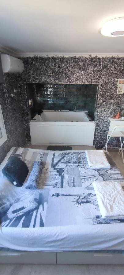 Latorre Jacuzzi Jerez Apartment Jerez de la Frontera Exterior photo